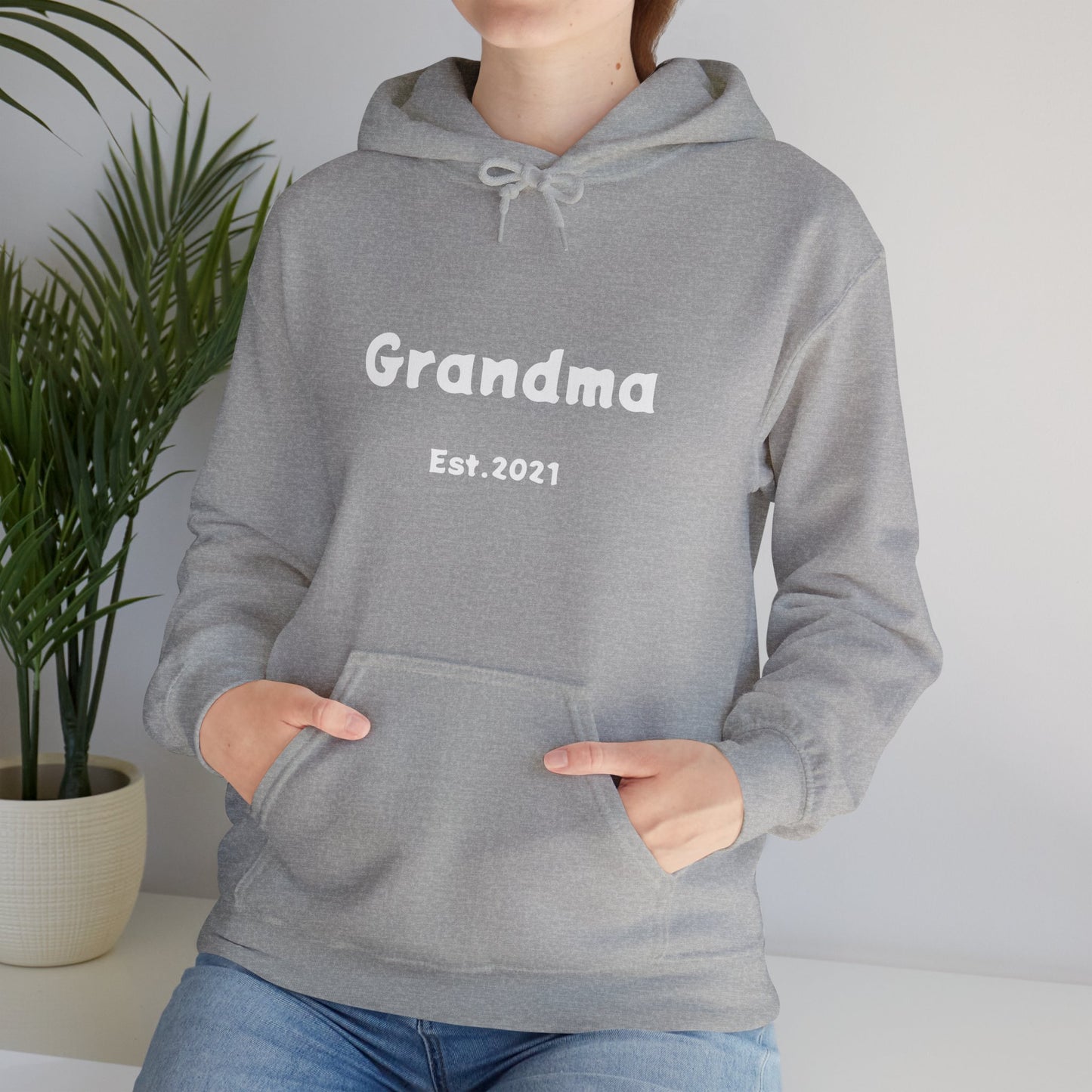 Grandma Est. 2021 Unisex Heavy Blend™ Hooded Sweatshirt Hoodies For New Grandmothers 2021