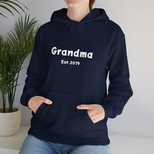 Grandma Est. 2019 Unisex Heavy Blend™ Hooded Sweatshirt Hoodies For New Grandmothers 2019